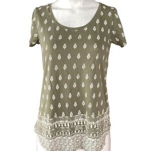Lucky Brand small green tee- shirt.  0696